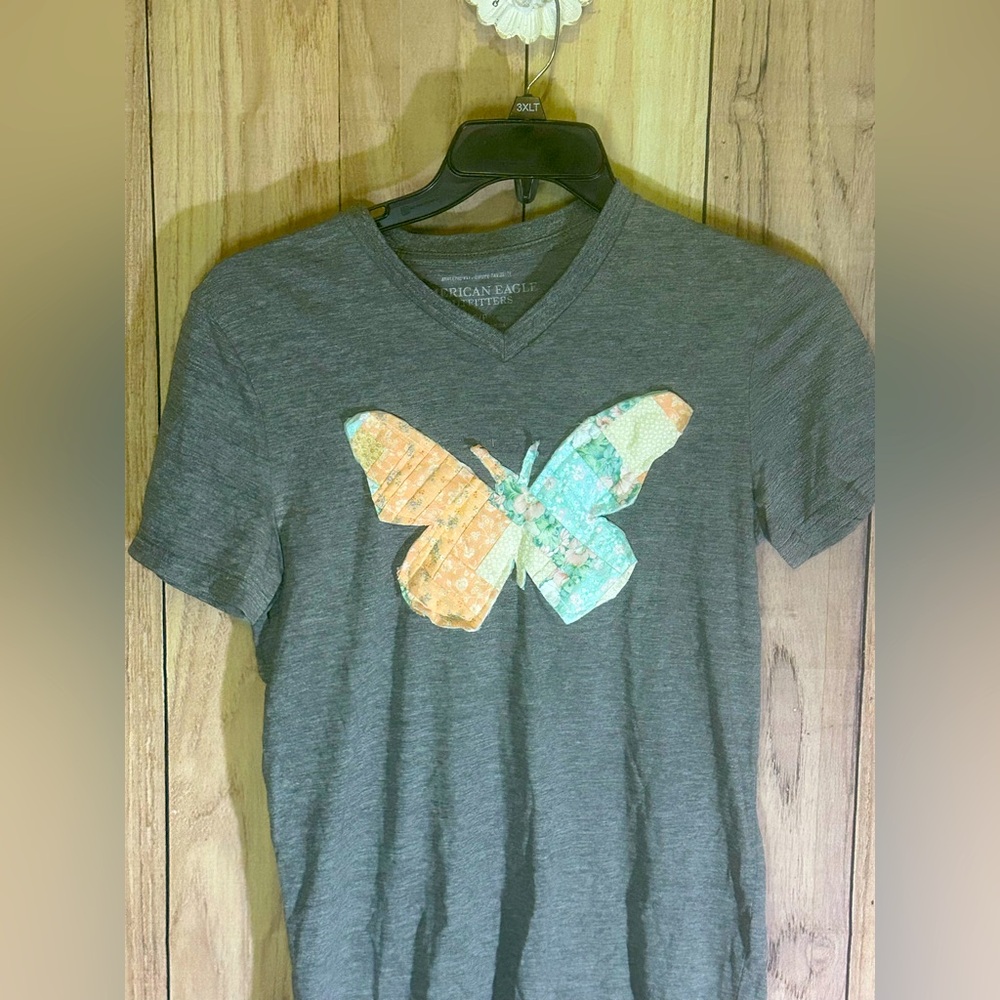 NWT Upcycled T-shirtwith a quilted appliqué